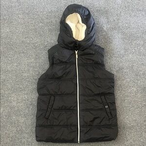 Kids Black Puffer Vest with Hood Amanda Jones Size M